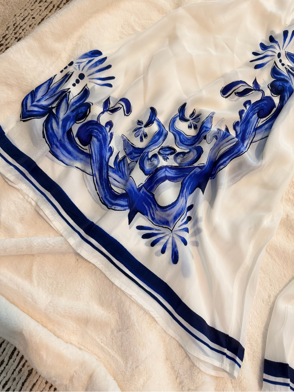 FARM Rio White Wide-Leg Pants with Blue Floral Border - Picture 5 of 13